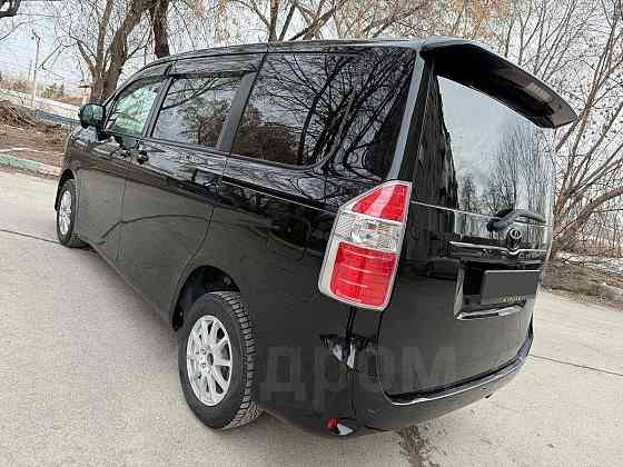 Toyota Noah, 2010 год в Новосибирске Новосибирск