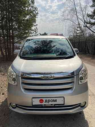 Toyota Noah, 2009 год в Новосибирске Новосибирск