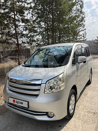 Toyota Noah, 2009 год в Новосибирске Новосибирск - изображение 4