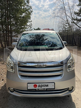 Toyota Noah, 2009 год в Новосибирске Новосибирск - изображение 1