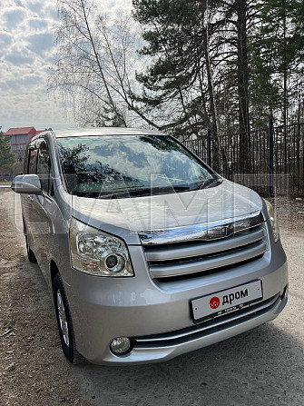 Toyota Noah, 2009 год в Новосибирске Новосибирск - изображение 2