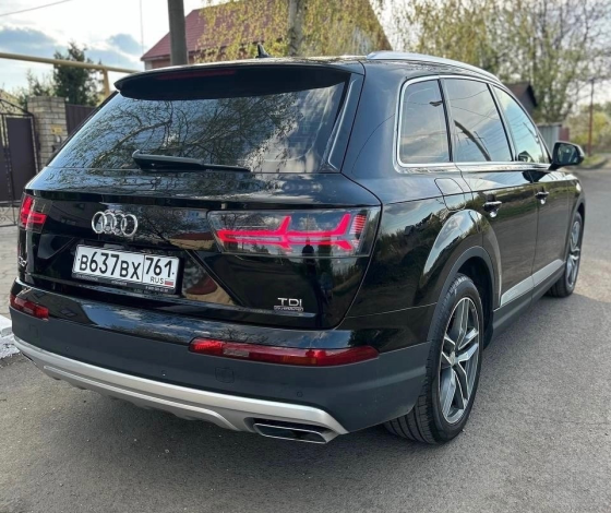 Продам Audi Q7 Максимальная комплектация Донецк