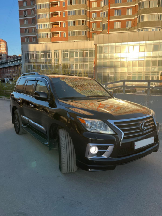 Lexus LX570, 2013 год в Новосибирске Новосибирск