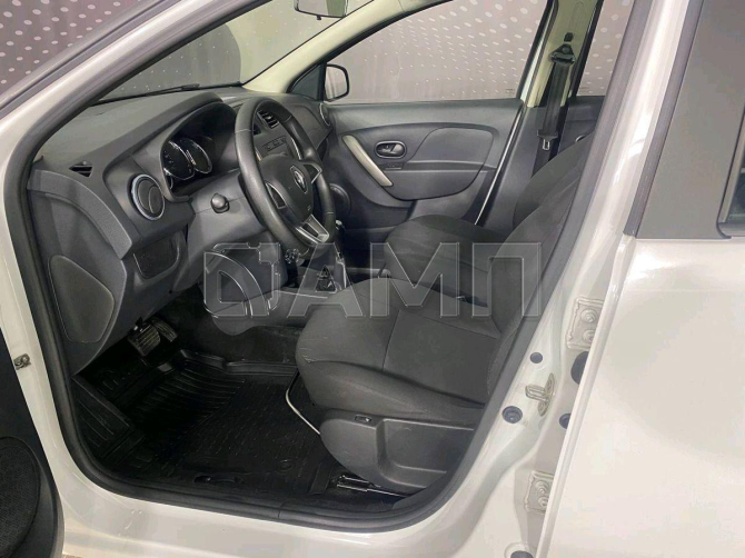 Renault Logan, 2020 год в Новосибирске Новосибирск - изображение 2