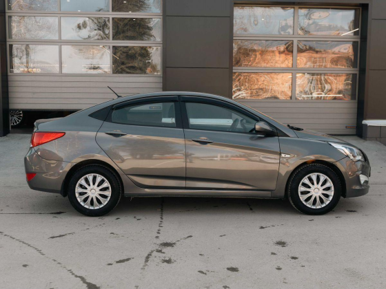 Hyundai Solaris, 2015 год в Новосибирске Новосибирск