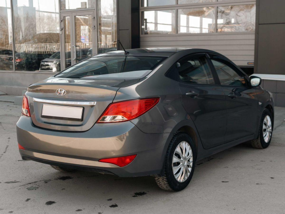 Hyundai Solaris, 2015 год в Новосибирске Новосибирск
