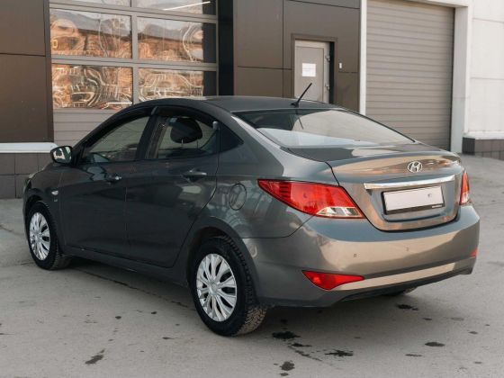 Hyundai Solaris, 2015 год в Новосибирске Новосибирск