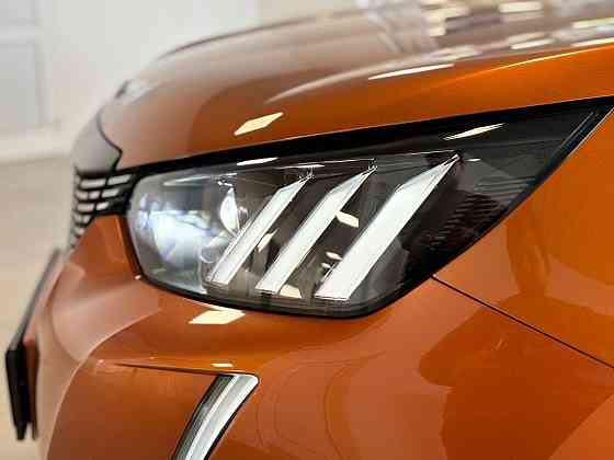 Продажа Peugeot 2008, 2023 год в Москве Москва