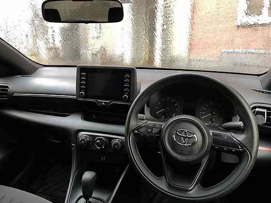 Продажа Toyota Yaris, 2021 год в Москве Москва