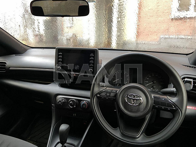 Продажа Toyota Yaris, 2021 год в Москве Москва - изображение 6