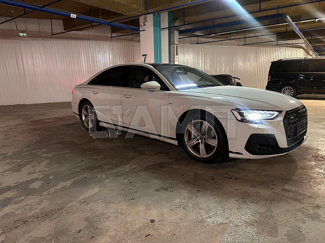 Продажа Audi A8, 2022 год в Москве Москва - изображение 1