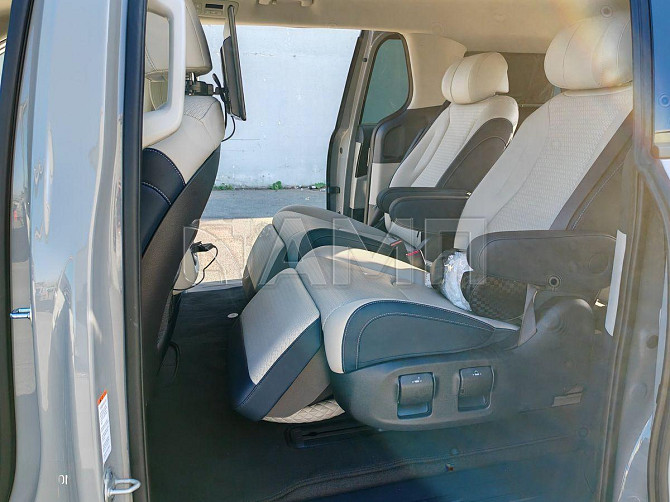 Продажа Kia Carnival, 2024 год в Москве Москва - изображение 3