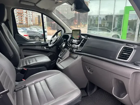 Продаётся Ford Tourneo Custom LWB, 2018 года в Смоленске Смоленск