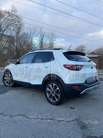 Продам Kia Stonic, 2020 год в Ростове-на-Дону Ростов-на-Дону - изображение 1