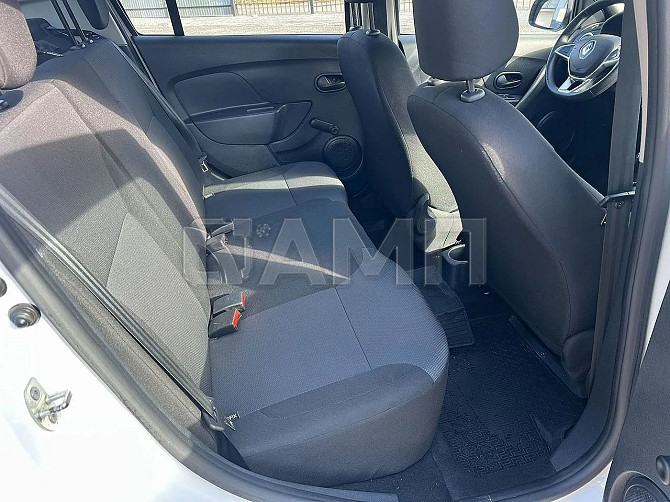 Продаю Renault Logan 1.6 AT, 2021, 33 540 км Красноярск - изображение 2