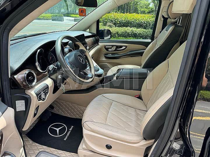 В продаже Mercedes-Benz V-класс 2.0 AT, 2020, 30 000 км Красноярск - изображение 6