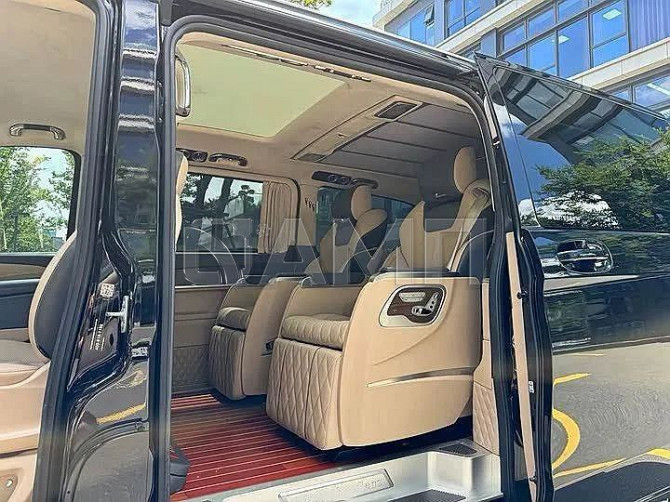 В продаже Mercedes-Benz V-класс 2.0 AT, 2020, 30 000 км Красноярск - изображение 7