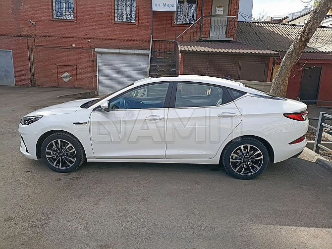В продаже JAC J7 1.5 CVT, 2023, 4 000 км Красноярск - изображение 2