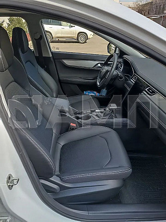В продаже JAC J7 1.5 CVT, 2023, 4 000 км Красноярск - изображение 3