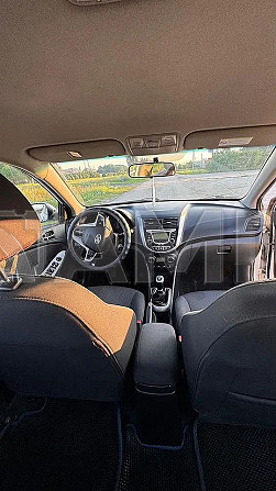 Продам Hyundai Solaris 1.6 MT, 2013, 154 000 км Новосибирск - изображение 3