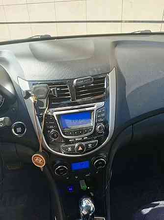Продам Hyundai Solaris 1.6 AT, 2011, 98 034 км Новосибирск