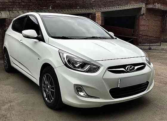 Продам Hyundai Solaris 1.6 AT, 2011, 98 034 км Новосибирск