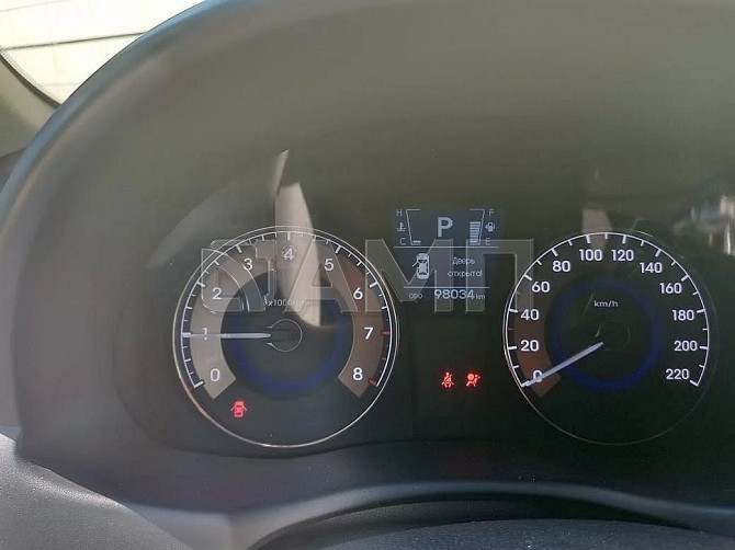 Продам Hyundai Solaris 1.6 AT, 2011, 98 034 км Новосибирск - изображение 2
