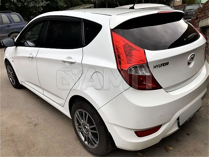 Продам Hyundai Solaris 1.6 AT, 2011, 98 034 км Новосибирск - изображение 6