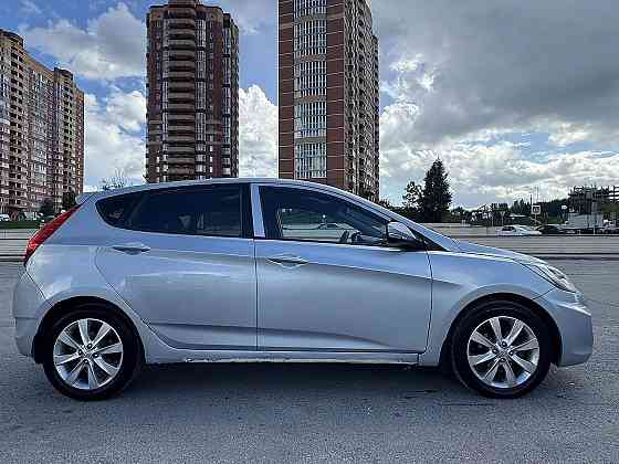 В продаже Hyundai Solaris 1.6 AT, 2012, 217 000 км Новосибирск