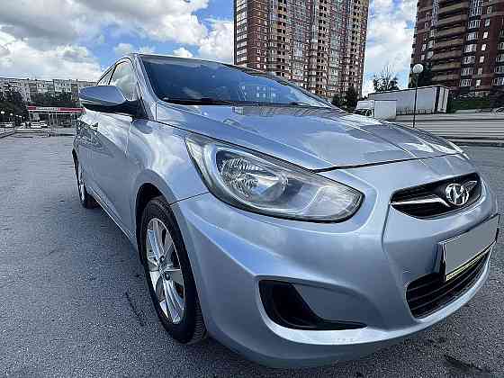 В продаже Hyundai Solaris 1.6 AT, 2012, 217 000 км Новосибирск