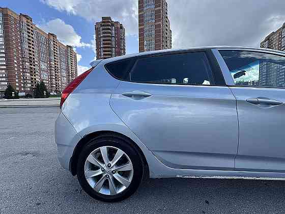 В продаже Hyundai Solaris 1.6 AT, 2012, 217 000 км Новосибирск