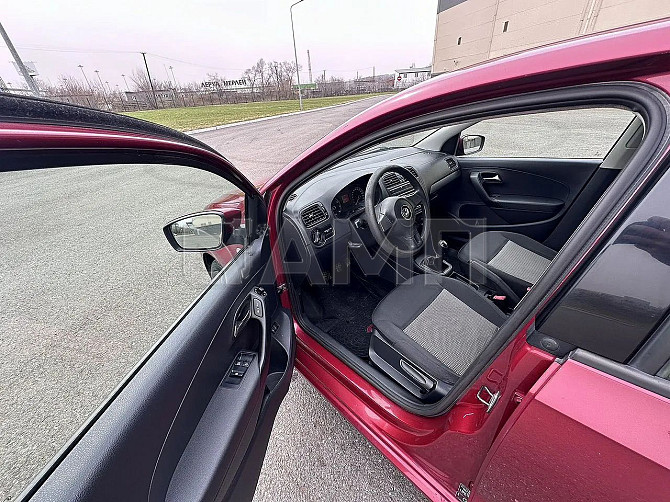 В продаже Volkswagen Polo 1.6 MT, 2013, 196 000 км Новосибирск - изображение 7