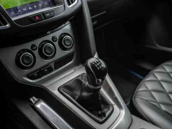 Купить Ford Focus III, 1.6л МТ, 2012 год, 253 680 км Санкт-Петербург