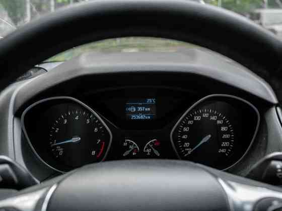 Купить Ford Focus III, 1.6л МТ, 2012 год, 253 680 км Санкт-Петербург