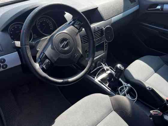 Продается Opel Astra H, 1.6л МТ, 2004 год, 375 000 км Санкт-Петербург