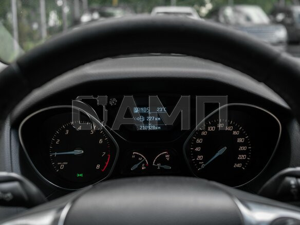 Продается Ford Focus III, 2012 год, 211 000 км Санкт-Петербург - изображение 1