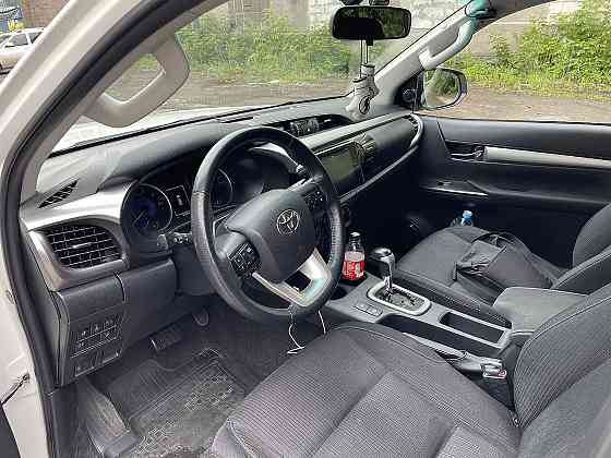 Продаю Toyota Hilux 2.8 AT, 2019, 96 000 км Новосибирск