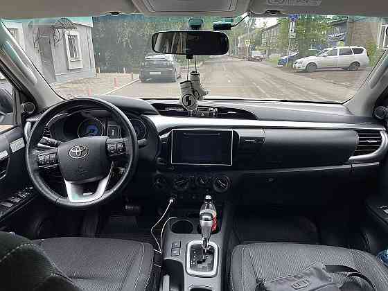 Продаю Toyota Hilux 2.8 AT, 2019, 96 000 км Новосибирск