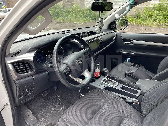Продаю Toyota Hilux 2.8 AT, 2019, 96 000 км Новосибирск - изображение 6