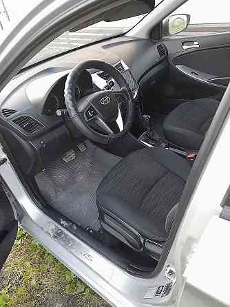 Продаю Hyundai Solaris 1.6 AT, 2015, 152 588 км Новосибирск