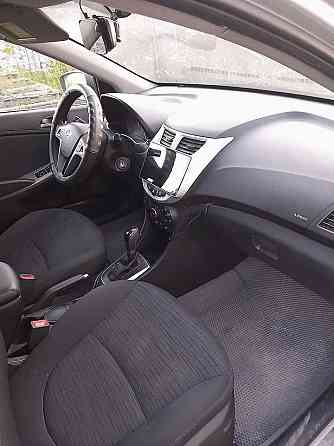 Продаю Hyundai Solaris 1.6 AT, 2015, 152 588 км Новосибирск