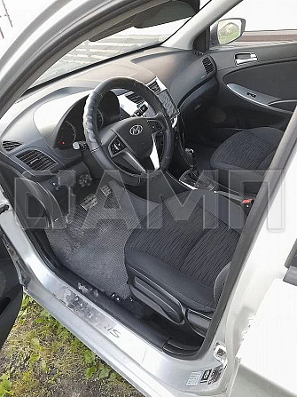 Продаю Hyundai Solaris 1.6 AT, 2015, 152 588 км Новосибирск - изображение 3