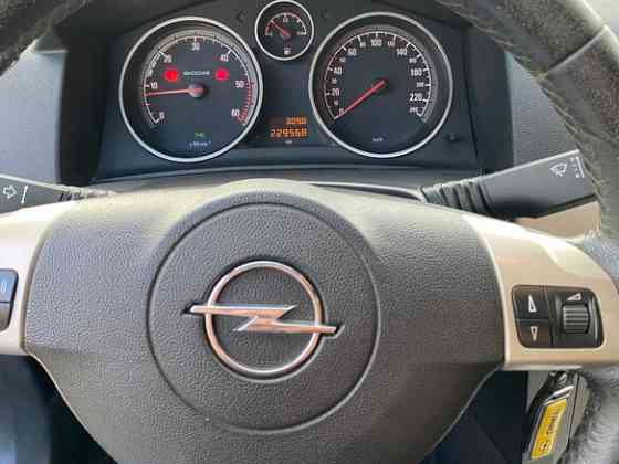 Продается Opel Astra H Рестайлинг 1.3л МТ, 2008 год, 222 000 км Смоленск