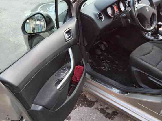 Продается Peugeot 408 I 1.6 МТ, 2013 год Смоленск