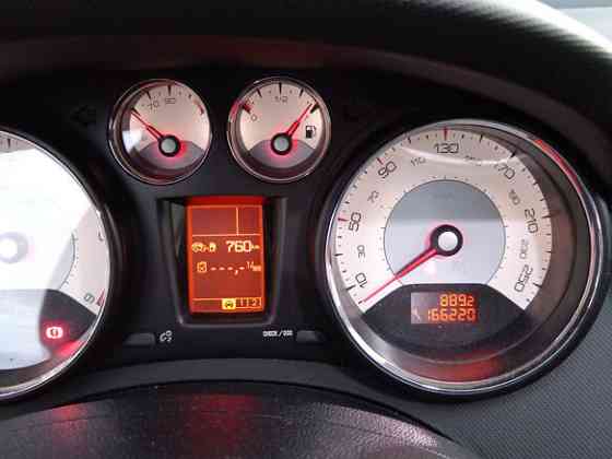 Продается Peugeot 408 I 1.6 МТ, 2013 год Смоленск