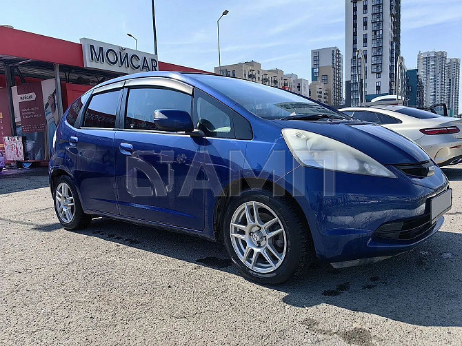 Продам Honda Fit 1.5 CVT, 2010, 108 000 км Красноярск - изображение 1