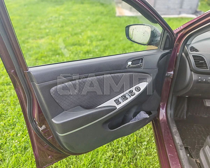 Продам Hyundai Solaris 1.6 AT, 2012, 146 000 км Новосибирск - изображение 5