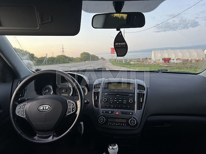 Продаю Kia Ceed 1.6 MT, 2008, 237 000 км Новосибирск - изображение 3